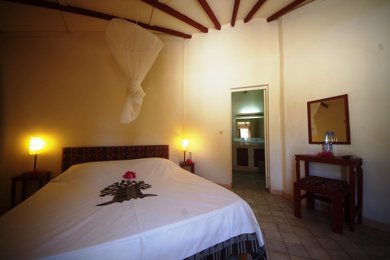 Diamarek Hotel Sur La Plage Saint-Louis Ngoại thất bức ảnh
