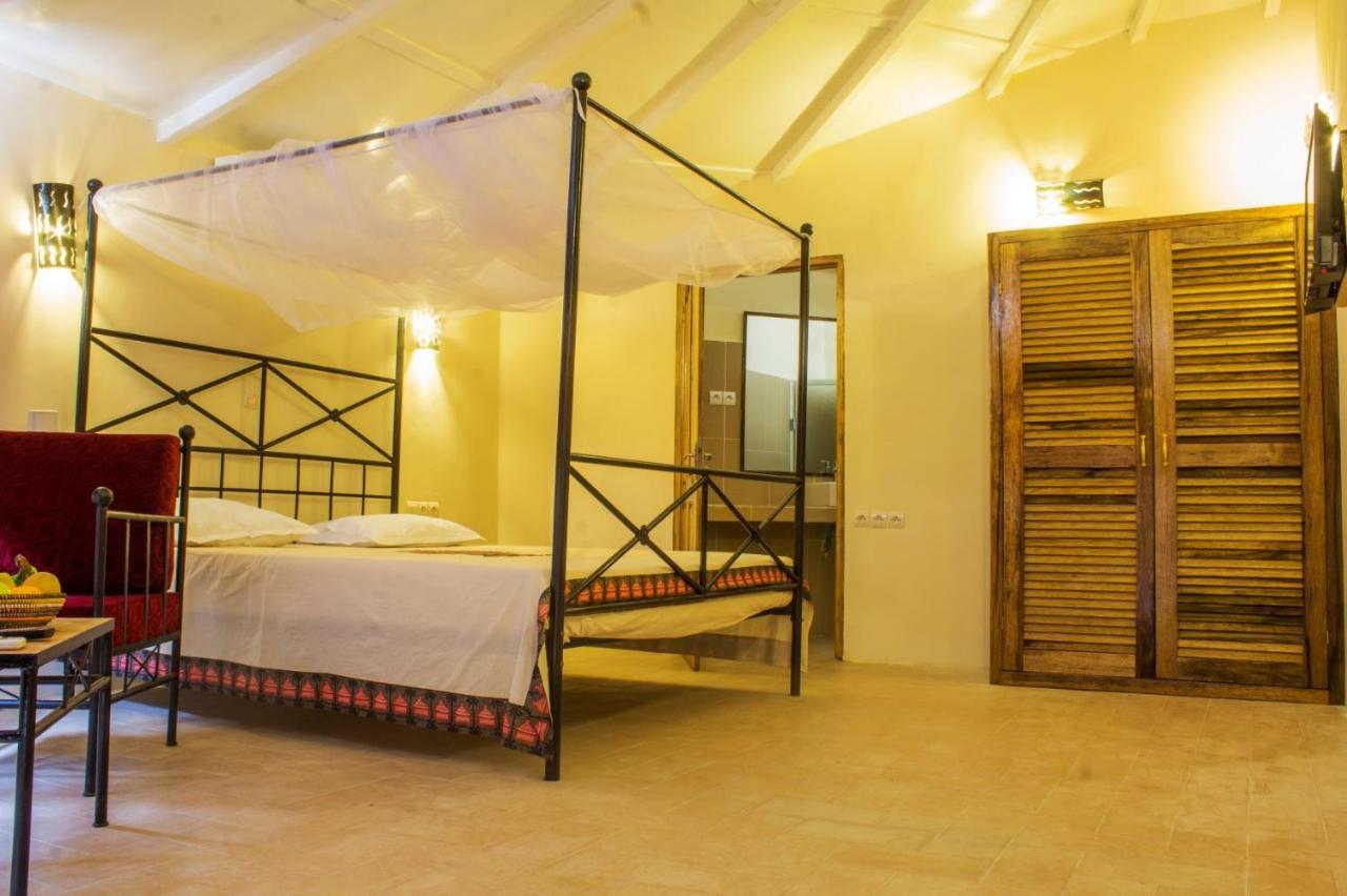 Diamarek Hotel Sur La Plage Saint-Louis Ngoại thất bức ảnh