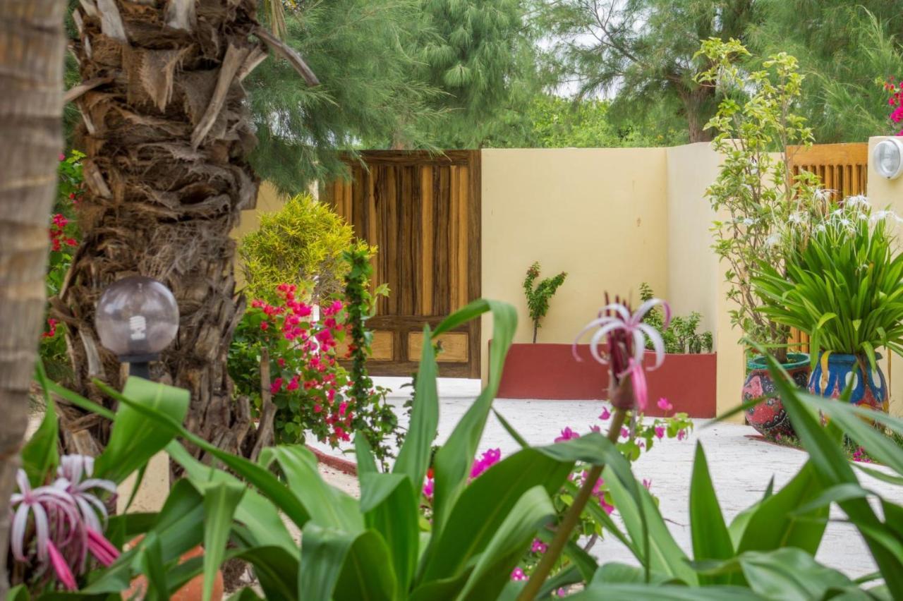 Diamarek Hotel Sur La Plage Saint-Louis Ngoại thất bức ảnh